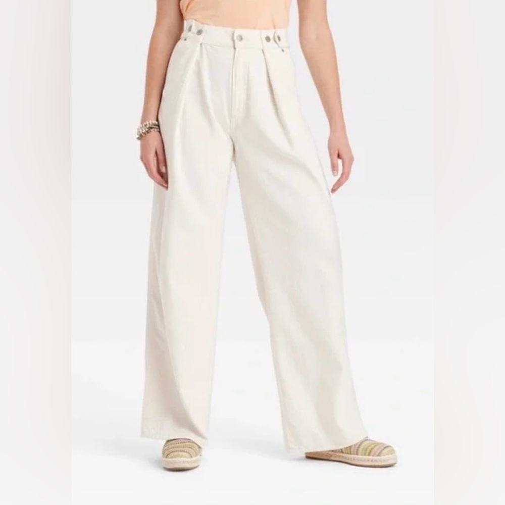 Universal Threads Wide-Leg Cream Pants
